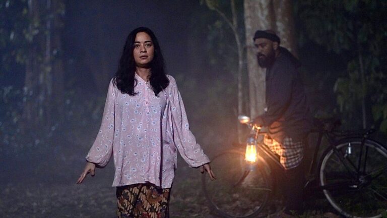 Rohaya Rasuk with Long Derani in background