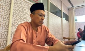 3 Peristiwa Bermakna: UMNO Raikan Ulang Tahun, Hari Ibu dan Konvokesyen Sekolah Politik