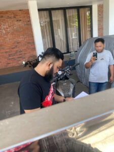“See You in Court!” – Dr.Asyraf Wajdi Serah Notis Saman kepada Papagomo