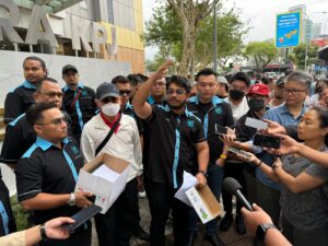 RM104 Juta Lesap: Mangsa Forex Serbu Bukit Aman Tuntut Keadilan