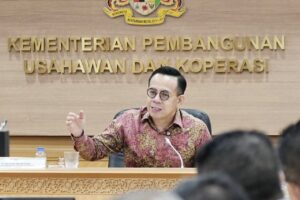 Isu Hiasan Hari Natal: Menteri Tegaskan Tak Jejas Status Halal, Peniaga Jangan Keliru