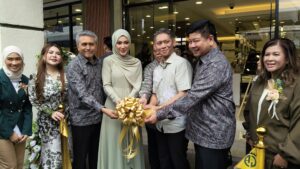 Rekaan Simple, Nilai Premium – Erra Fazira & Ezwan Zain Lancar Butik Emas Elegan